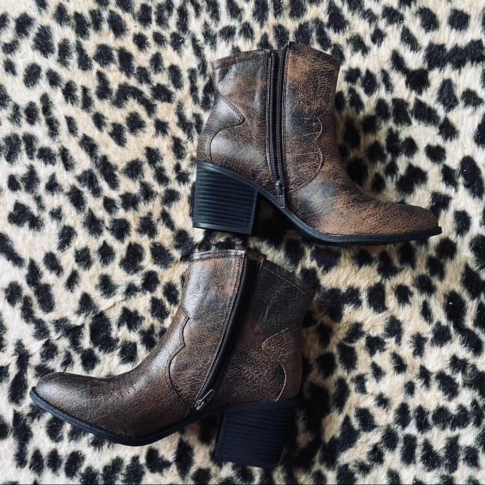 Dirty Laundry Unite Western booties - Picture 2 of 13
